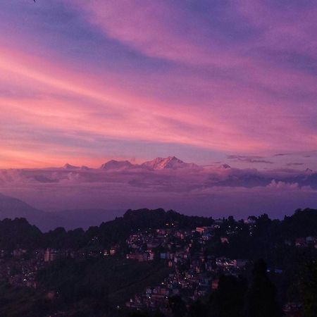 Indivar Homestay ダージリン エクステリア 写真