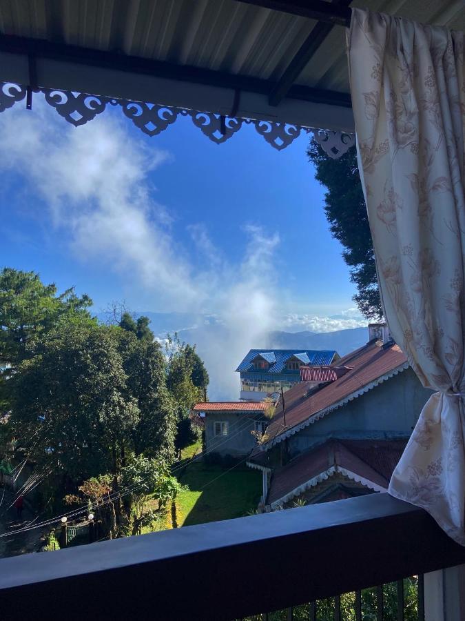 Indivar Homestay ダージリン エクステリア 写真