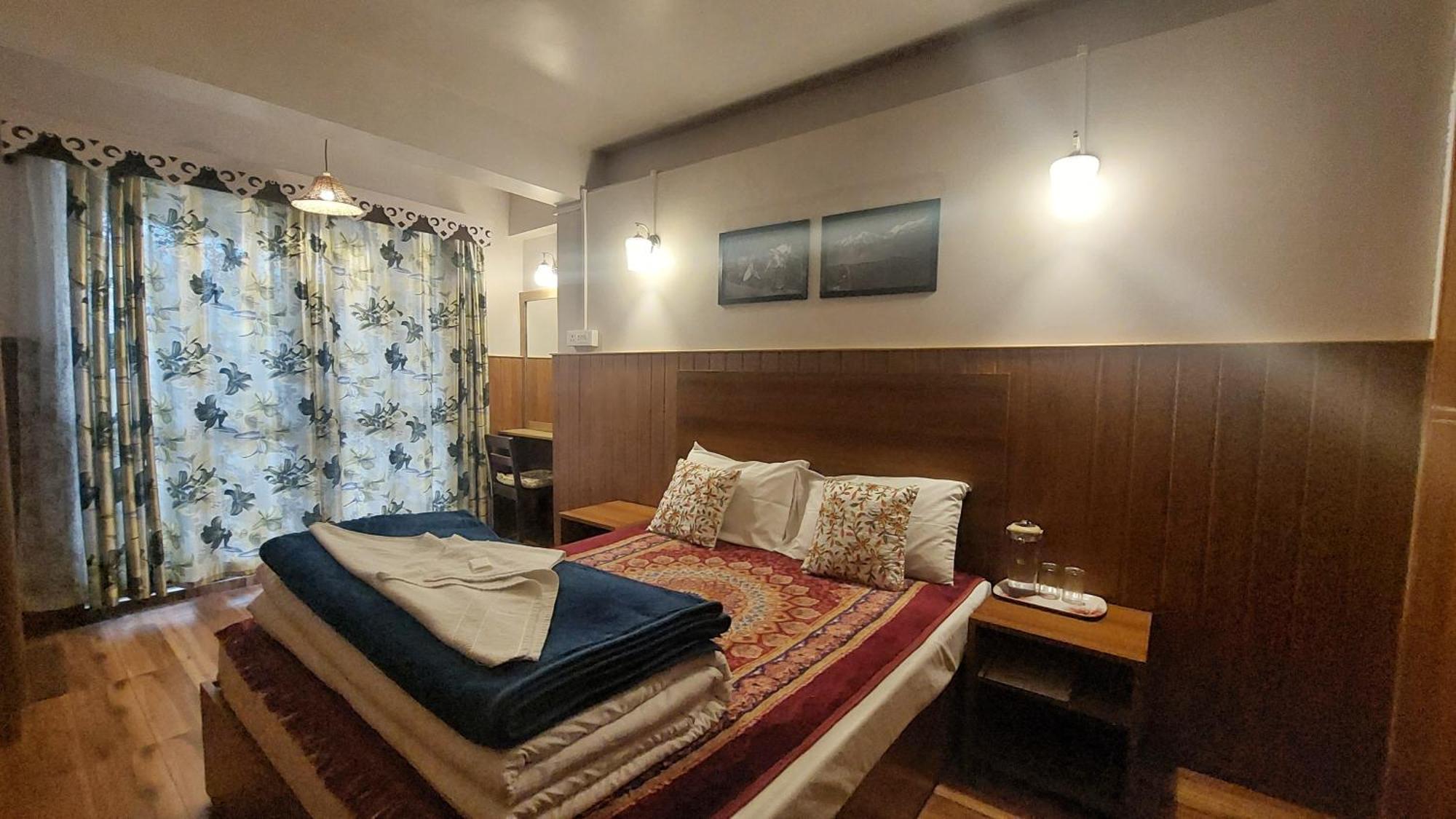Indivar Homestay ダージリン エクステリア 写真