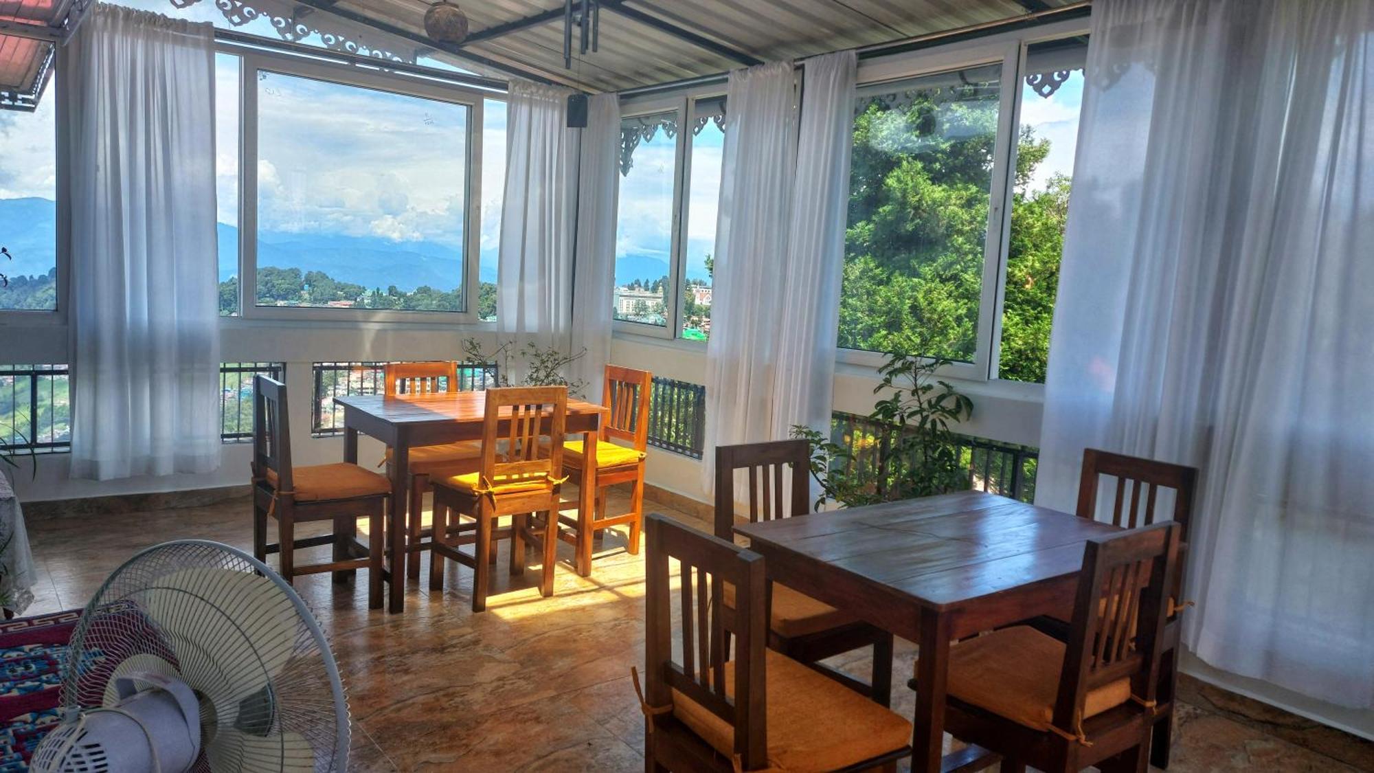 Indivar Homestay ダージリン エクステリア 写真