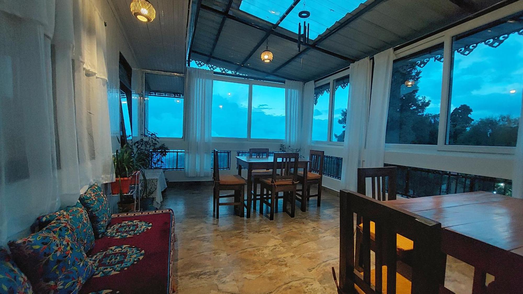 Indivar Homestay ダージリン エクステリア 写真